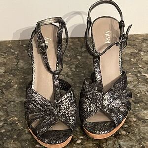 Levity Women’s Heels, size 10